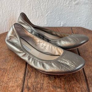 Vera Wang Metallic Silver Flats